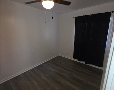 512 E Street - Photo Thumbnail 8