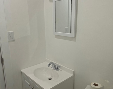 512 E Street - Photo Thumbnail 20