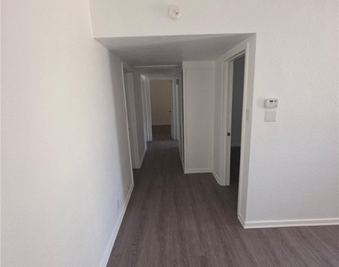 512 E Street - Photo Thumbnail 16