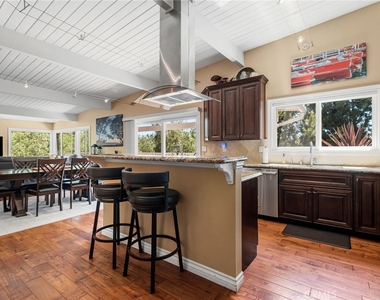 1014 Hacienda - Photo Thumbnail 49