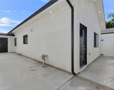 6208 Beeman Avenue - Photo Thumbnail 21