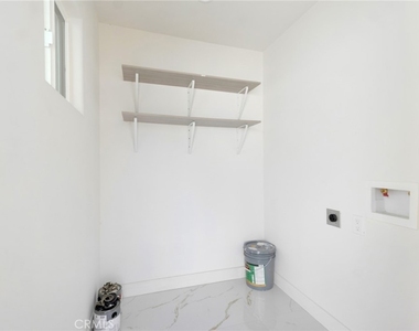 6208 Beeman Avenue - Photo Thumbnail 20