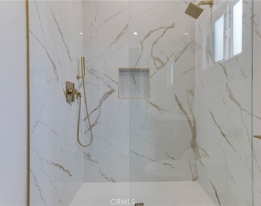 6208 Beeman Avenue - Photo Thumbnail 15