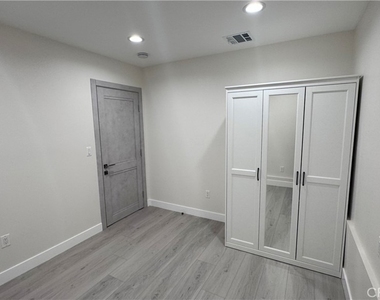 11022 Louise Avenue - Photo Thumbnail 6