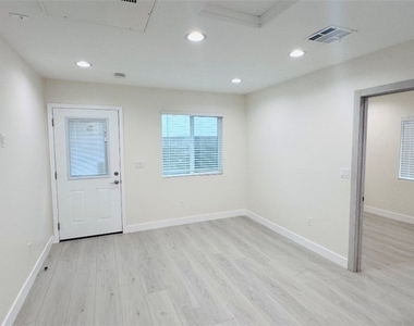 11022 Louise Avenue - Photo Thumbnail 2