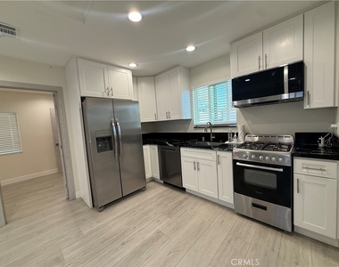 11022 Louise Avenue - Photo Thumbnail 10