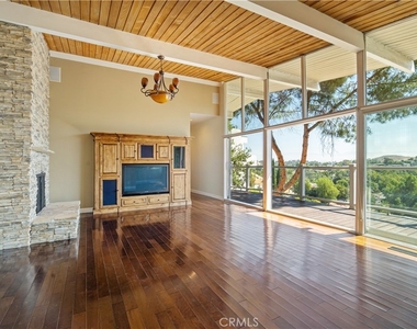 5102 Medina Road - Photo Thumbnail 2