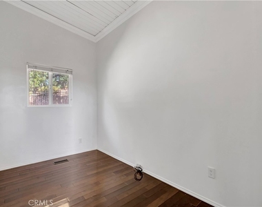 5102 Medina Road - Photo Thumbnail 15