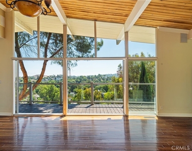 5102 Medina Road - Photo Thumbnail 3