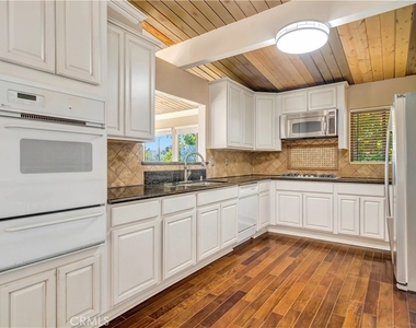 5102 Medina Road - Photo Thumbnail 9