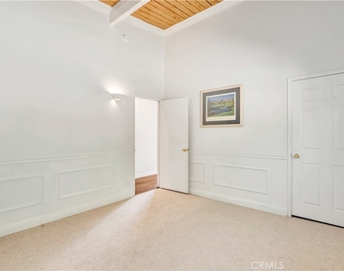 5102 Medina Road - Photo Thumbnail 13