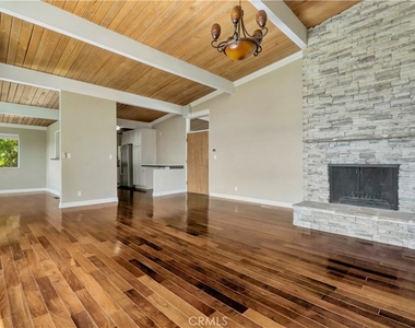 5102 Medina Road - Photo Thumbnail 8