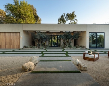23340 Collins - Photo Thumbnail 3