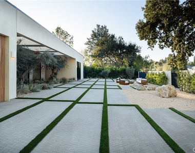 23340 Collins - Photo Thumbnail 5