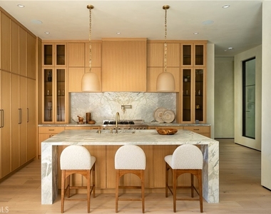 23340 Collins - Photo Thumbnail 21