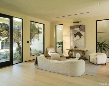 23340 Collins - Photo Thumbnail 12