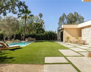 23340 Collins - Photo Thumbnail 10