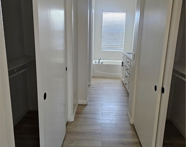 4206 Vahan Court - Photo Thumbnail 16