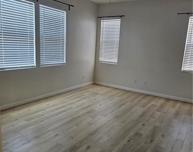 4206 Vahan Court - Photo Thumbnail 13