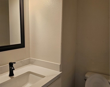 4206 Vahan Court - Photo Thumbnail 6