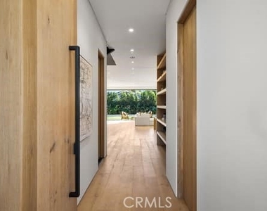14758 Morrison - Photo Thumbnail 28
