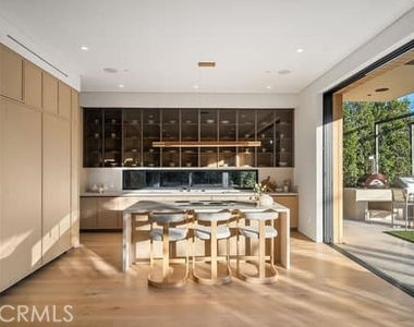14758 Morrison - Photo Thumbnail 22