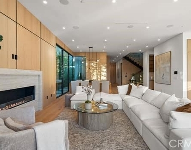 14758 Morrison - Photo Thumbnail 7