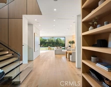 14758 Morrison - Photo Thumbnail 11