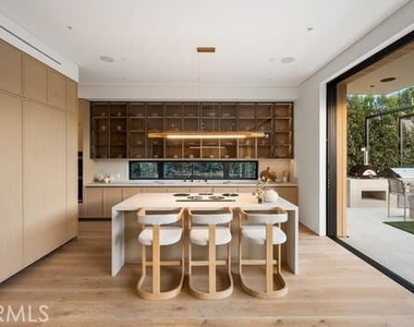 14758 Morrison - Photo Thumbnail 24