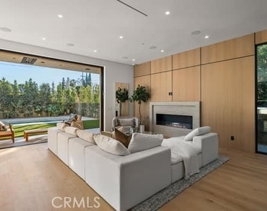 14758 Morrison - Photo Thumbnail 6