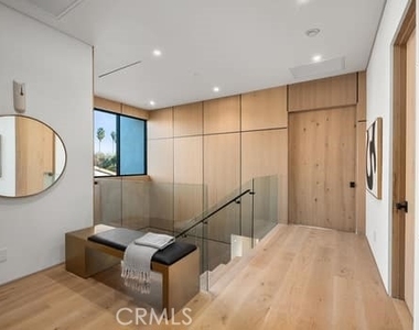 14758 Morrison - Photo Thumbnail 18