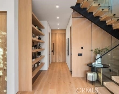 14758 Morrison - Photo Thumbnail 29