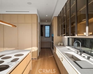 14758 Morrison - Photo Thumbnail 39