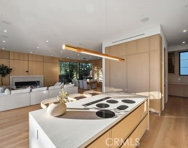 14758 Morrison - Photo Thumbnail 15