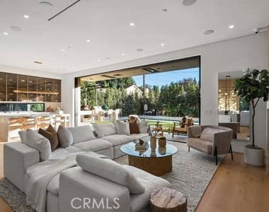 14758 Morrison - Photo Thumbnail 5