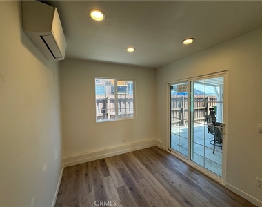 11430 Haskell Avenue - Photo Thumbnail 8