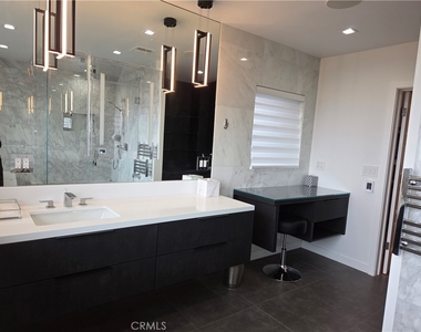 1100 Bel Air Place - Photo Thumbnail 15