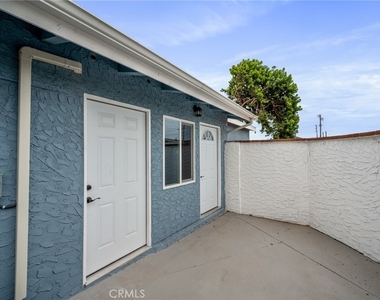1514 1/2 E Young Street - Photo Thumbnail 5