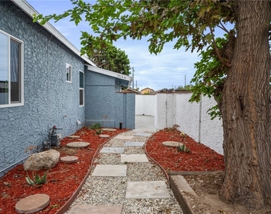 1514 1/2 E Young Street - Photo Thumbnail 2
