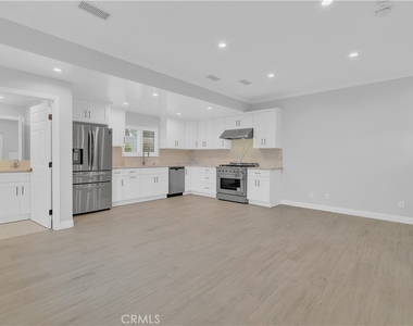 6335 W 82nd Street - Photo Thumbnail 8