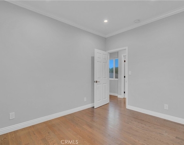 6335 W 82nd Street - Photo Thumbnail 16