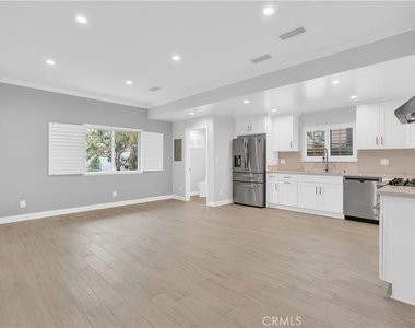 6335 W 82nd Street - Photo Thumbnail 7