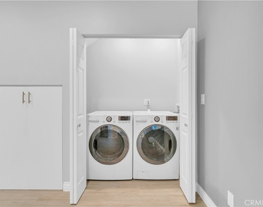 6335 W 82nd Street - Photo Thumbnail 5