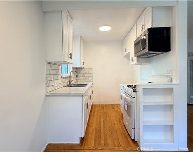722 Westbourne - Photo Thumbnail 4
