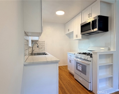 722 Westbourne - Photo Thumbnail 7