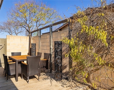 2206 Stinson Street - Photo Thumbnail 20