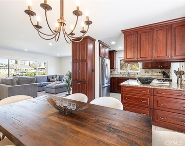 2206 Stinson Street - Photo Thumbnail 4