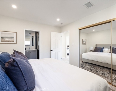 2206 Stinson Street - Photo Thumbnail 11
