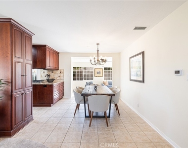 2206 Stinson Street - Photo Thumbnail 3