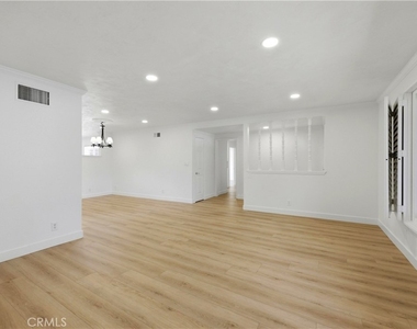 9306 Gregory Street - Photo Thumbnail 8